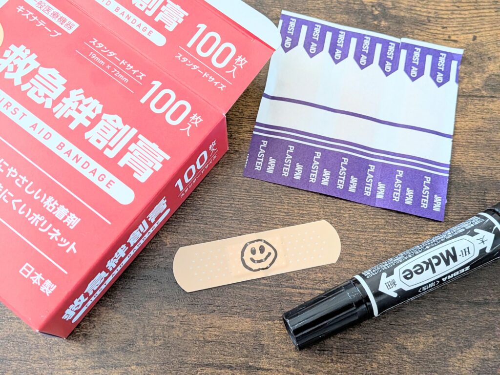 安い絆創膏+絵